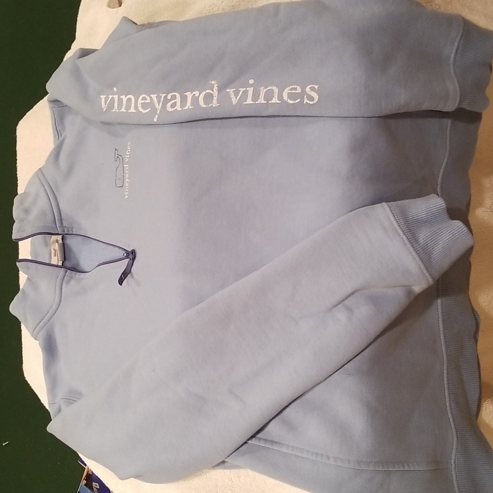 Vineyard Vines sweatshirt